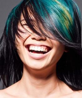 Colour Hair In Triangular Sections With Aquamarines Tutorial